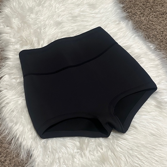 Seea Palisades Shorts Yulex Women's Black High-Waisted Swim Bottoms/ Shorts - Picture 6 of 12